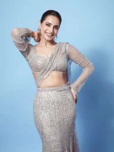 Split pane of Kusha Kapila's before-after weight loss transformation.